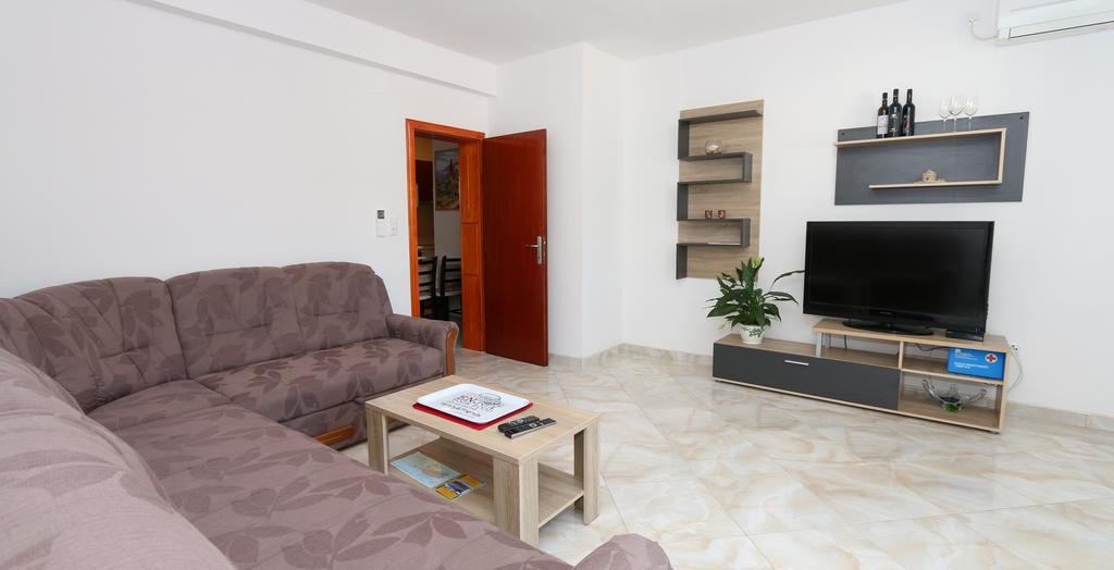 Apartments Jadranka โลวิสเต ภายนอก รูปภาพ