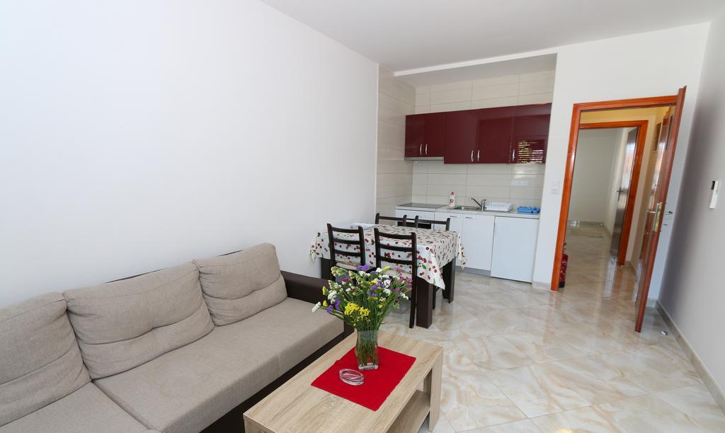Apartments Jadranka โลวิสเต ภายนอก รูปภาพ