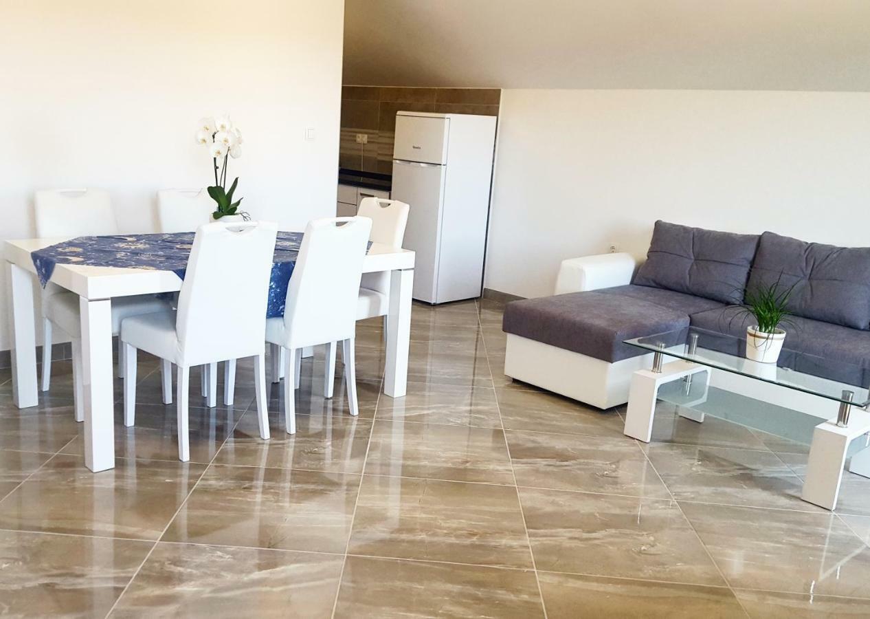 Apartments Jadranka โลวิสเต ภายนอก รูปภาพ